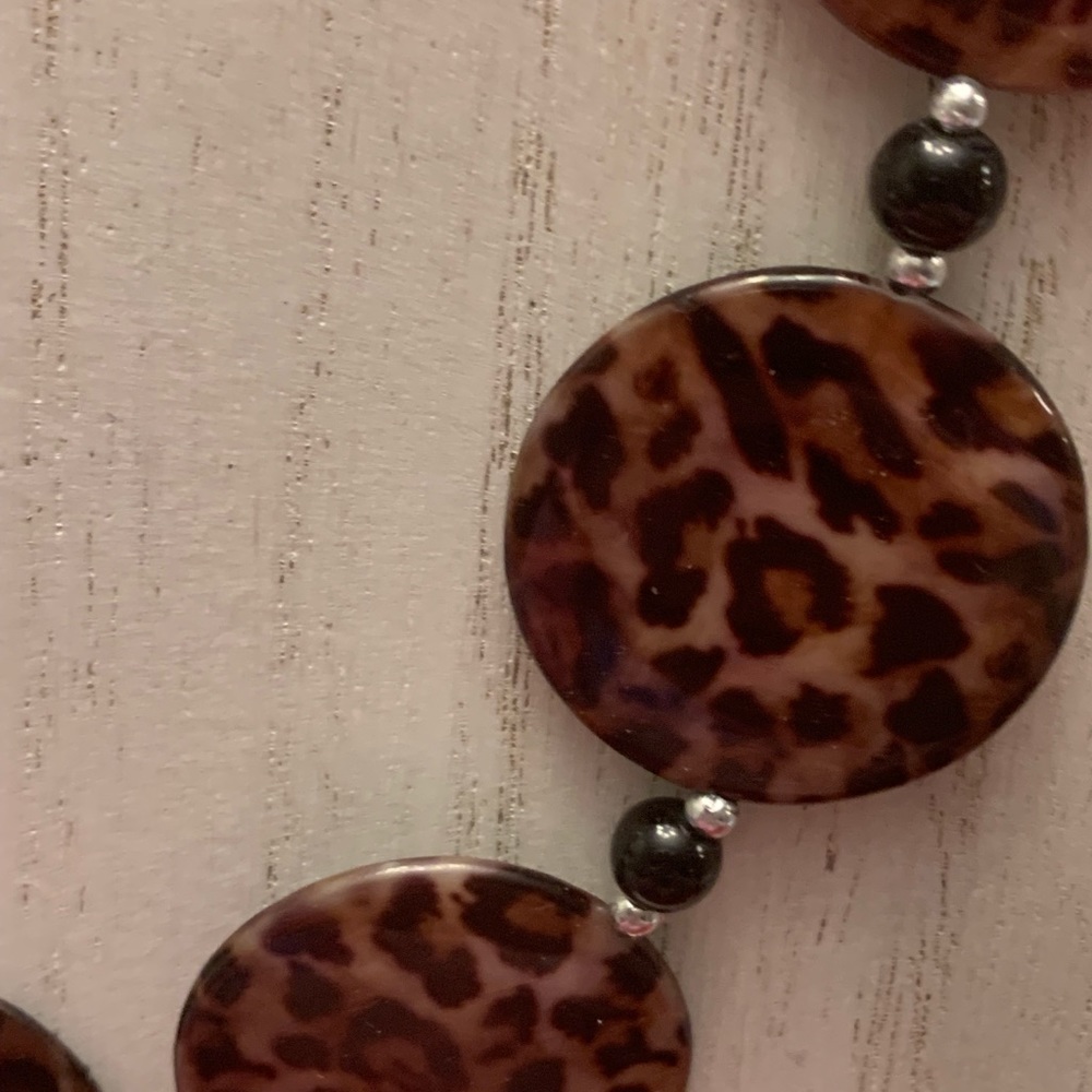 Handmade Animal Print Beaded Necklace - Picture 4 of 8